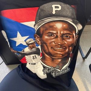 Brand New Black 100% Cotton T-shirt Roberto Clemente